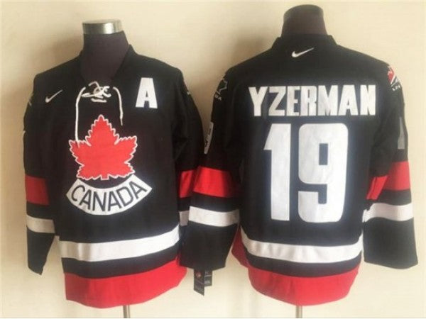 2002 Winter Olympics Team Canada #19 Steve Yzerman CCM Vintage Jersey - Black