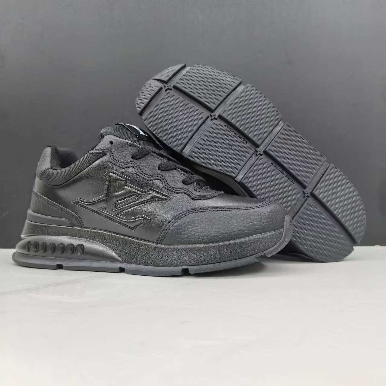 Luxury Lou Paris Classic Trainers Black Shoes Sneakers