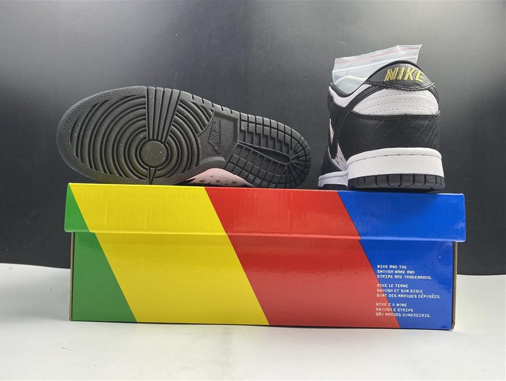 SB Dunk Low Stars Black x Supreme Shoes